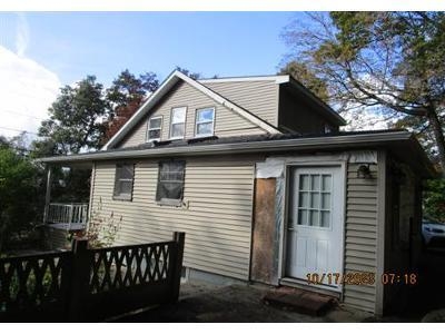 Foreclosure Single-family Home In Millbury, Massachusetts