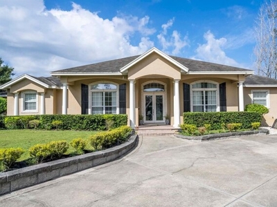 Home For Rent In Windermere, Florida