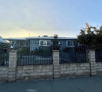 Home For Sale In Arleta, California