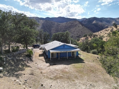 Home For Sale In Caliente, California