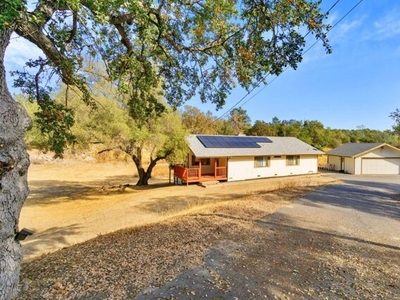 Home For Sale In Coarsegold, California