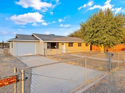 Home For Sale In Dinuba, California