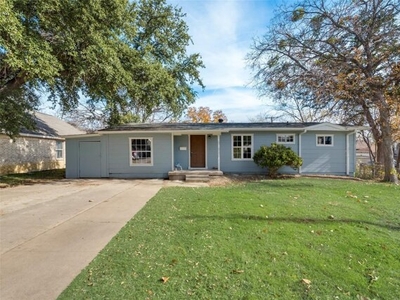 Home For Sale In Grand Prairie, Texas