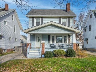 Home For Sale In Lakewood, Ohio
