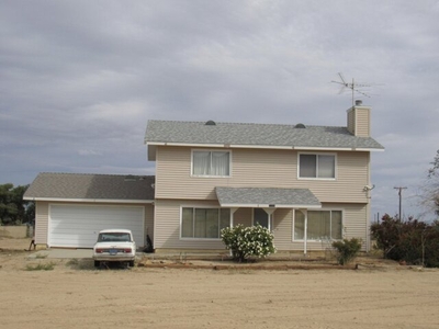 Home For Sale In Llano, California