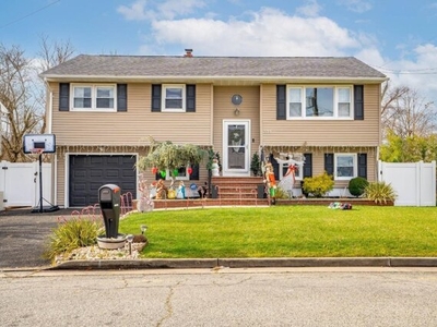 Home For Sale In Middlesex, New Jersey
