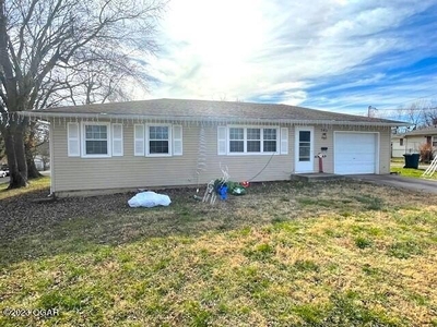 Home For Sale In Monett, Missouri