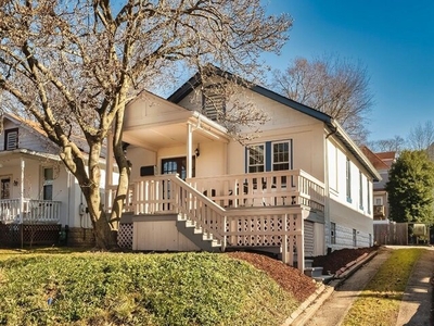 Home For Sale In Oakmont, Pennsylvania