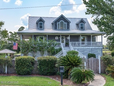 Home For Sale In Ocean Springs, Mississippi