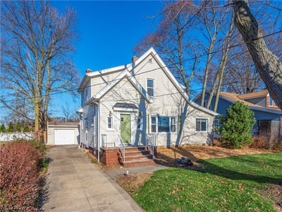 Home For Sale In Rocky River, Ohio