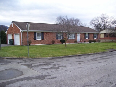 Home For Sale In Salem, Virginia