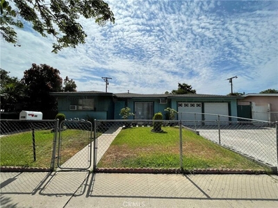 Home For Sale In Santa Ana, California