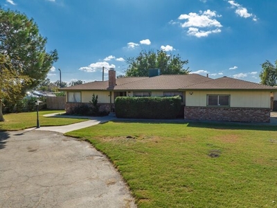 Home For Sale In Stratford, California
