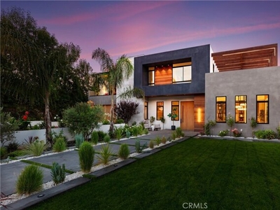 Home For Sale In Tarzana, California