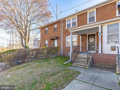 3 bedroom, Chester PA 19013