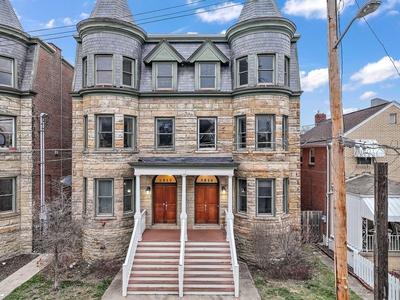 Luxury Flat for sale in Pittsburgh, Pennsylvania