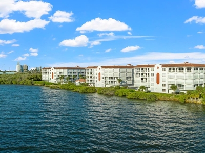3 bedroom luxury Flat for sale in Cape Canaveral, Florida