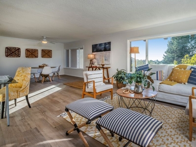 6 room luxury Flat for sale in Santa Barbara, California