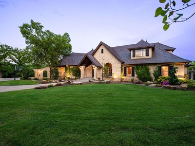 7 bedroom luxury Detached House for sale in Edmond, Oklahoma