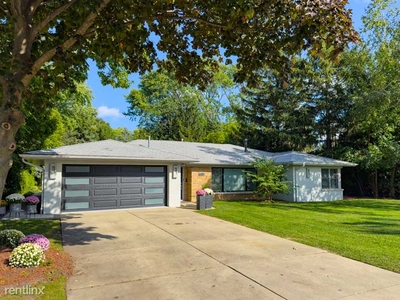 6537 N. Knox Ave, Lincolnwood, IL