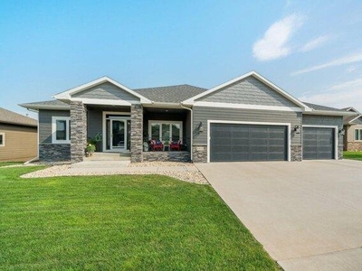 4 bedroom, Sioux Falls SD 57107