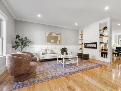 3 bedroom luxury Flat for sale in Arlington, Massachusetts