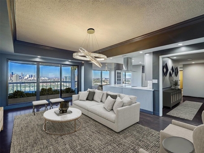 5 room luxury Flat for sale in Houston, Texas