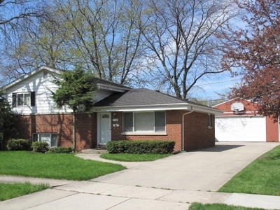 Home For Rent In Arlington Heights, Illinois