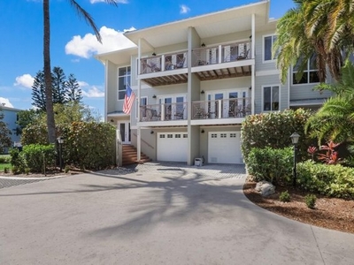 Home For Sale In Holmes Beach, Florida