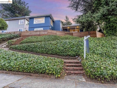 Home For Sale In Oakland, California