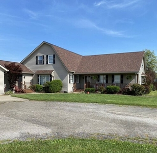 Home For Sale In Oblong, Illinois