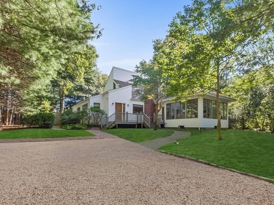 4 bedroom luxury Detached House for sale in East Hampton, United States