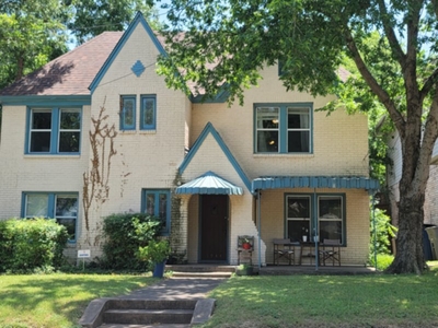 5946 La Vista Upper, Dallas, TX 75206 - House for Rent