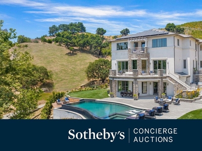 6 bedroom luxury Detached House for sale in Calabasas, California