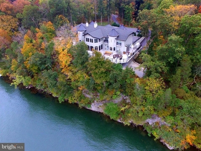 11 bedroom luxury House for sale in Shepherdstown, West Virginia