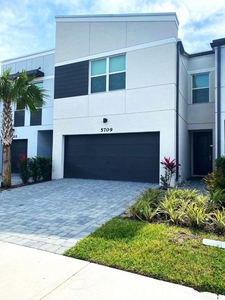 3 bedroom luxury Townhouse for sale in Mangonia Park, Florida