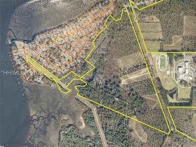 318 Acre Property With Huge Development Potential