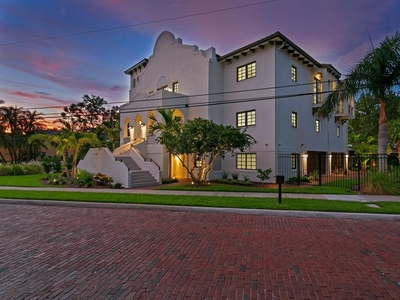 5 bedroom luxury House for sale in Tarpon Springs, Florida