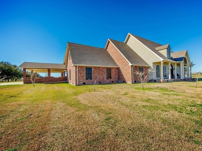 Exquisite H Ome On Over 85 Acres