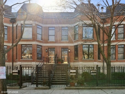 Four Story Rowhouse With Backyard Oasis