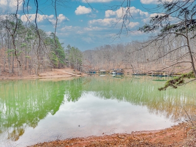 Lovely Home Situated Perfectly On Lake Lanier
