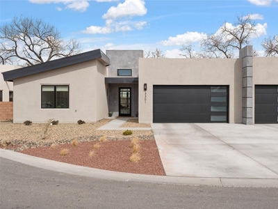 Luxury 3 bedroom Detached House for sale in Albuquerque, New Mexico