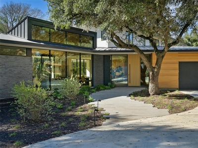 Sophisticated Architectural Masterpiece In Westlake