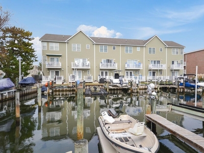 3 bedroom luxury Townhouse for sale in Ocean City, Maryland