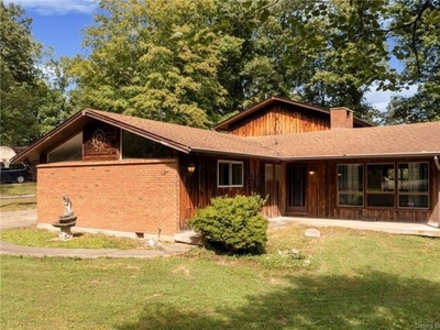 Home For Sale In Corydon, Indiana