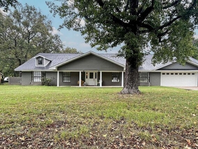 Home For Sale In Hooks, Texas