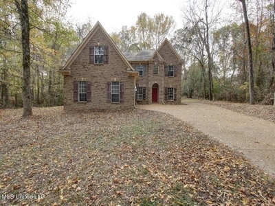 Home For Sale In Nesbit, Mississippi