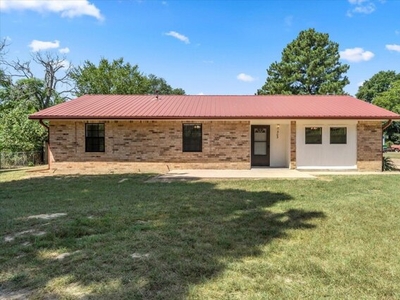 Home For Sale In Omaha, Texas