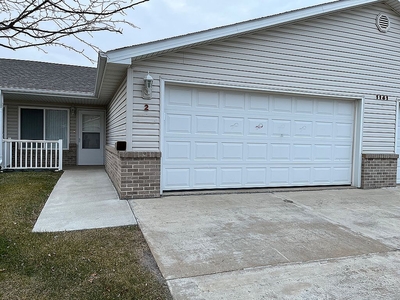 1141 Meadow View Ct UNIT 2, Sioux City, IA 51106