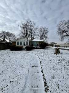 1640 Englewood Dr, Indianapolis, IN 46219 - House for Rent